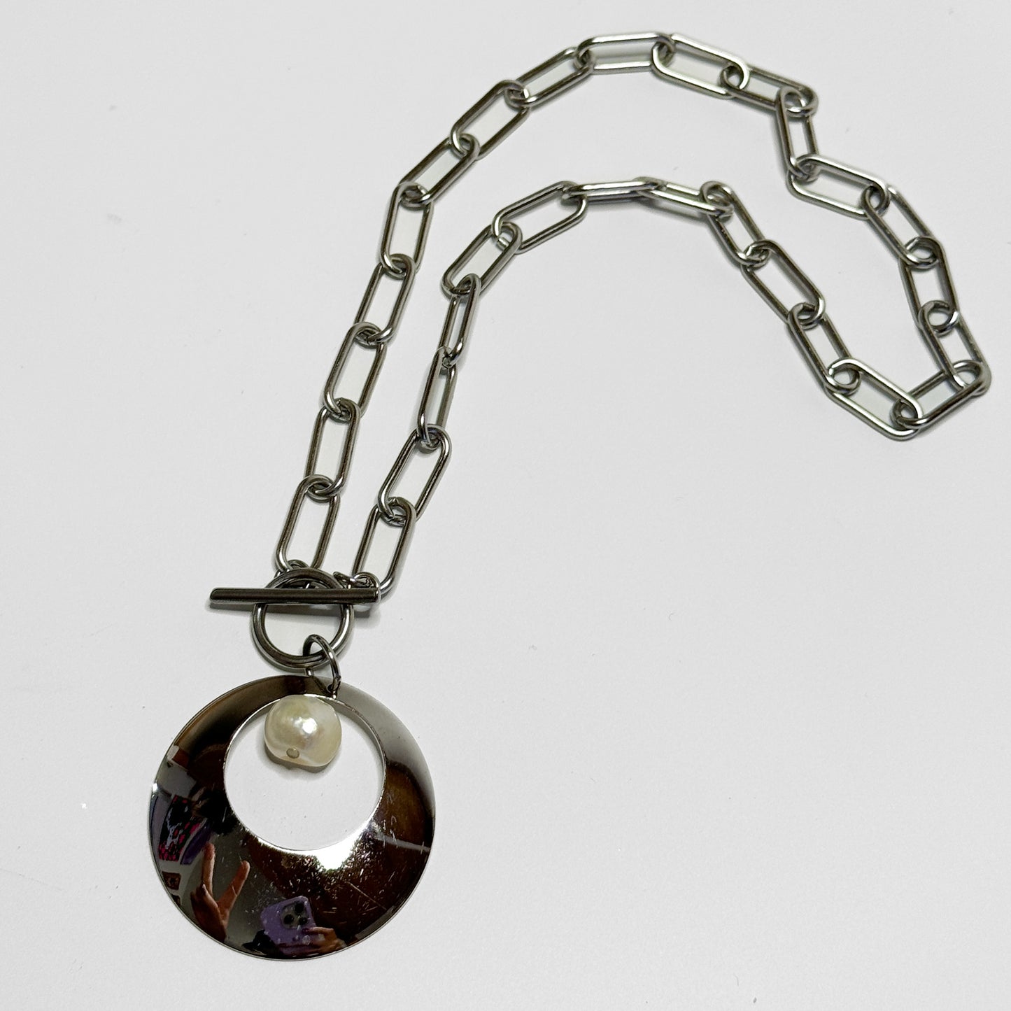 HOT GIRL CHAINS - 70’s Loop w/ Freshwater Pearl